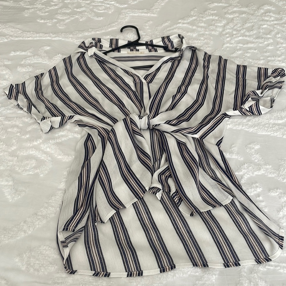 Front knot top